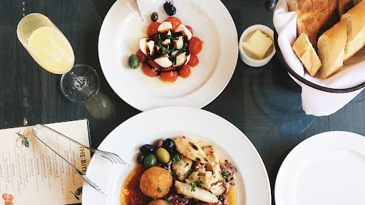 restaurant revenue at table